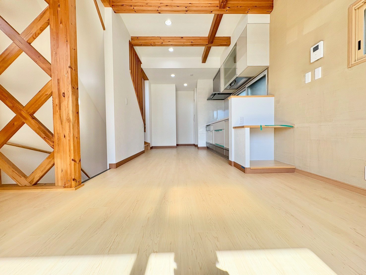 木の風合いを感じ、日々の生活に癒しを与えてくれます。