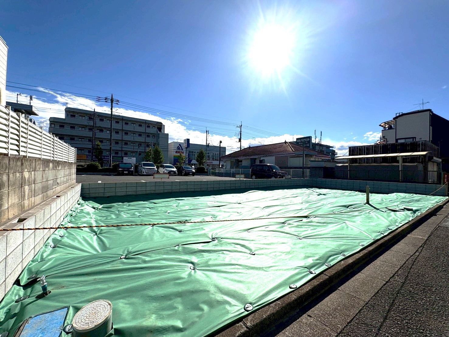 床暖房完備の広々LDK。充実の設備・仕様で新生活を快適にスタートできます。(令和7年11月 撮影)