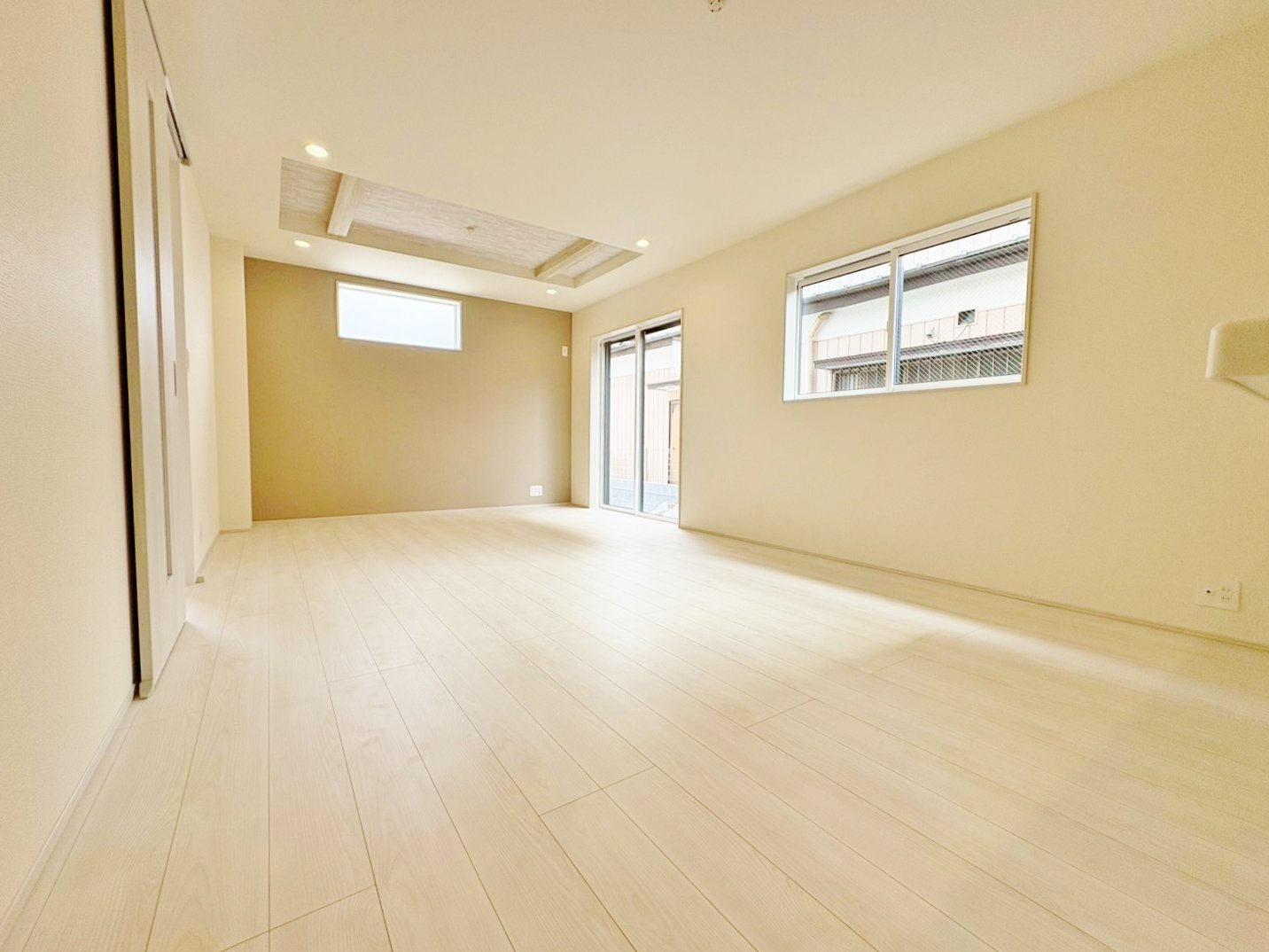 一日中明るい空間での生活は誰もが憧れる生活です。