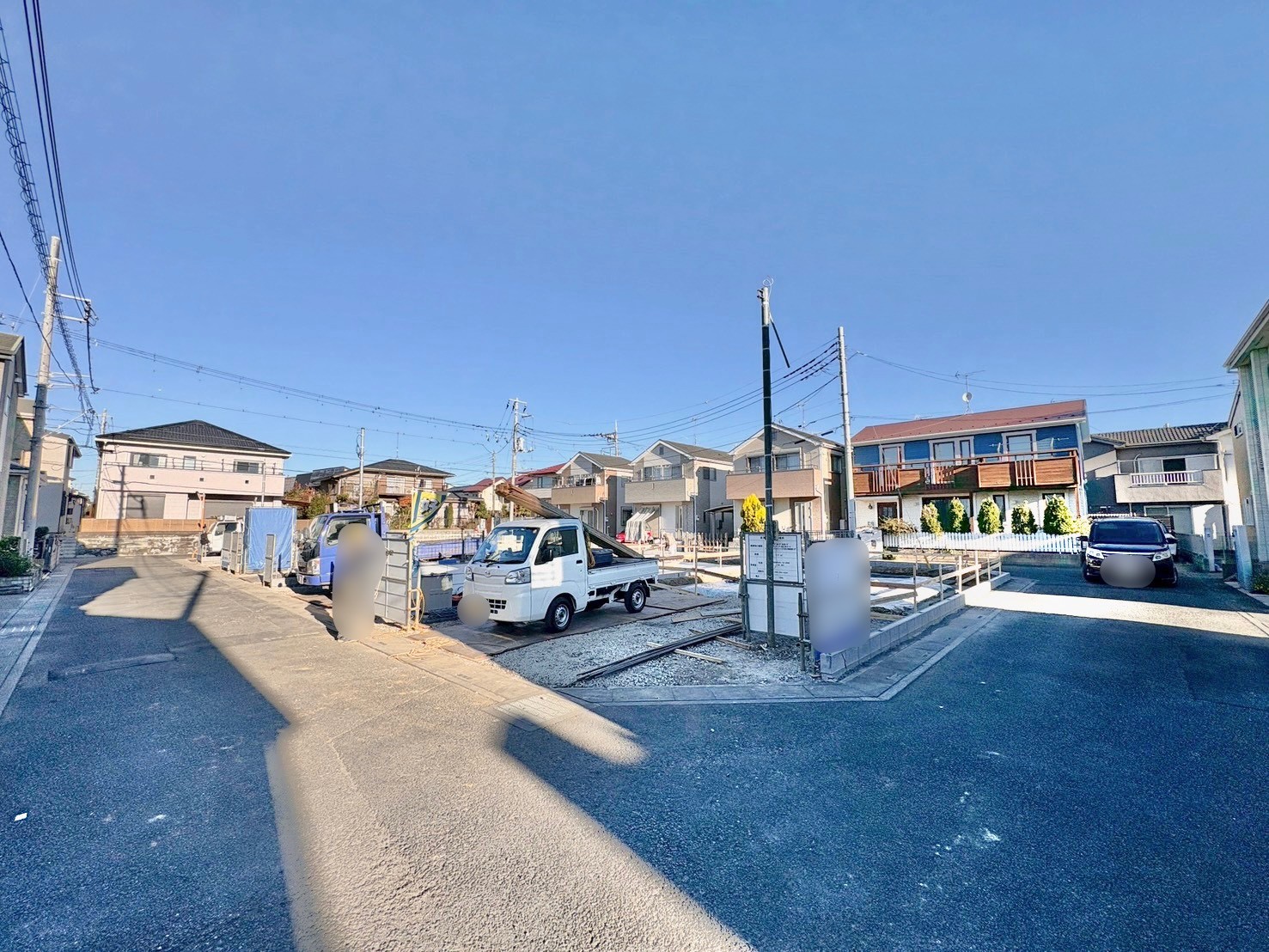 小学校まで徒歩５分、公園も近く子育てしやすい環境です。(令和7年12月 撮影)