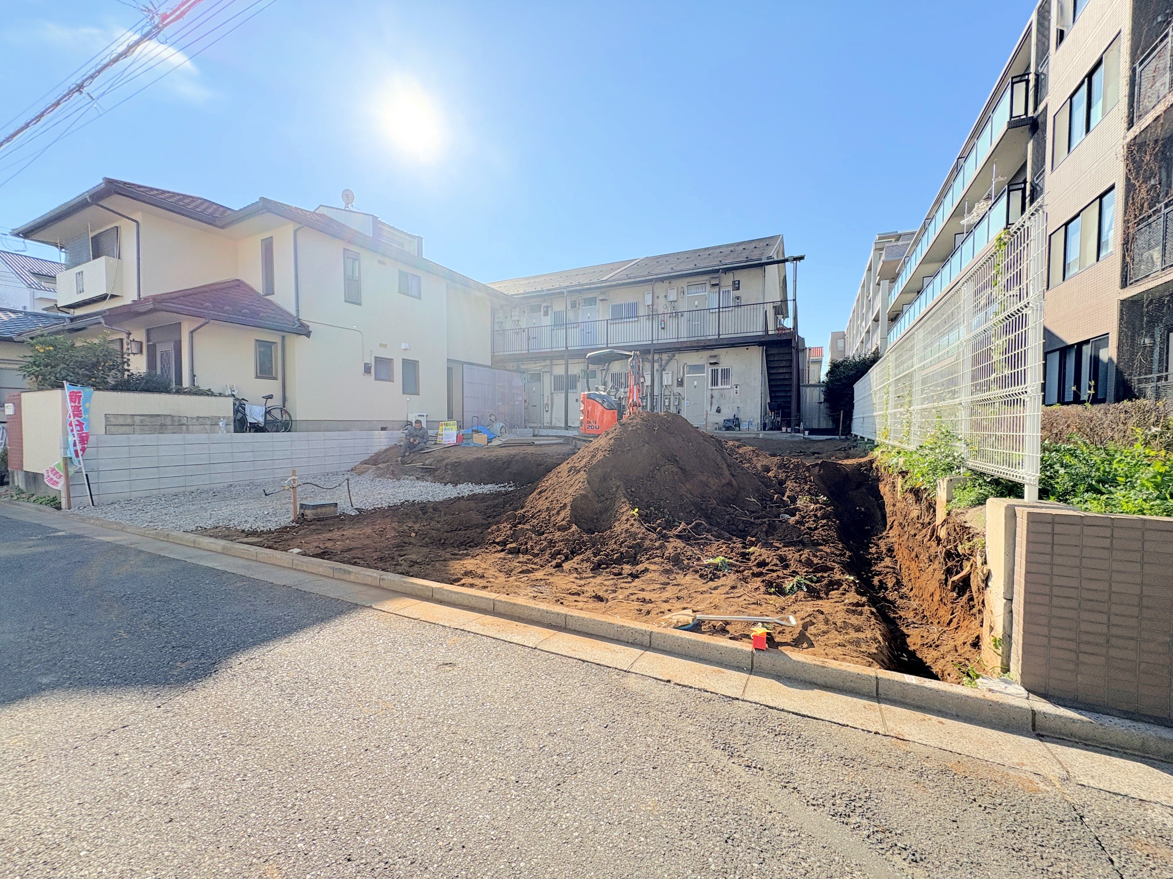 便利なカウンター付きのコーナーは多目的にご利用いただけます。(令和7年11月 撮影)