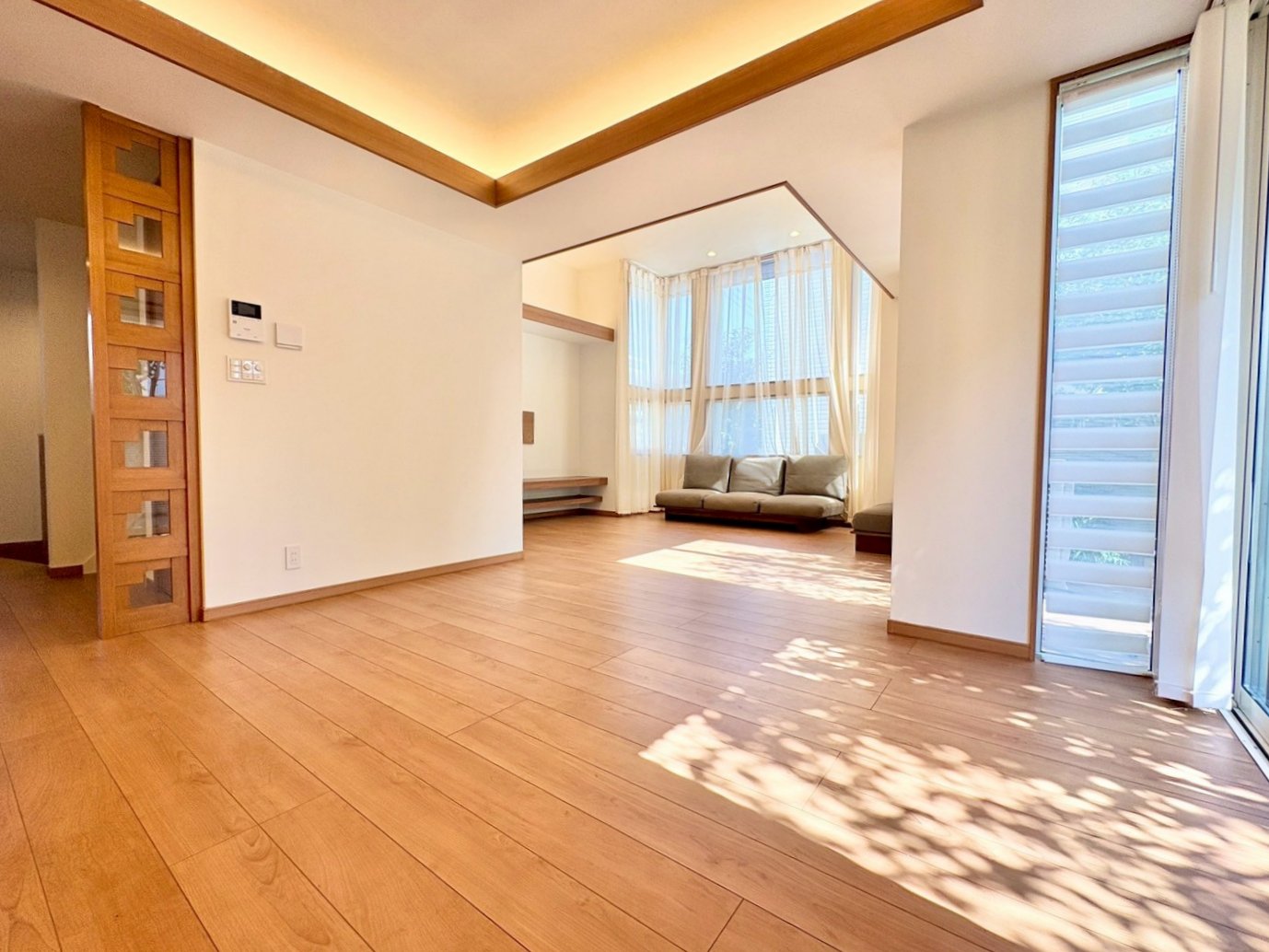 洗練された空気感の中にも落ち着きを感じる贅沢なＬＤＫ。