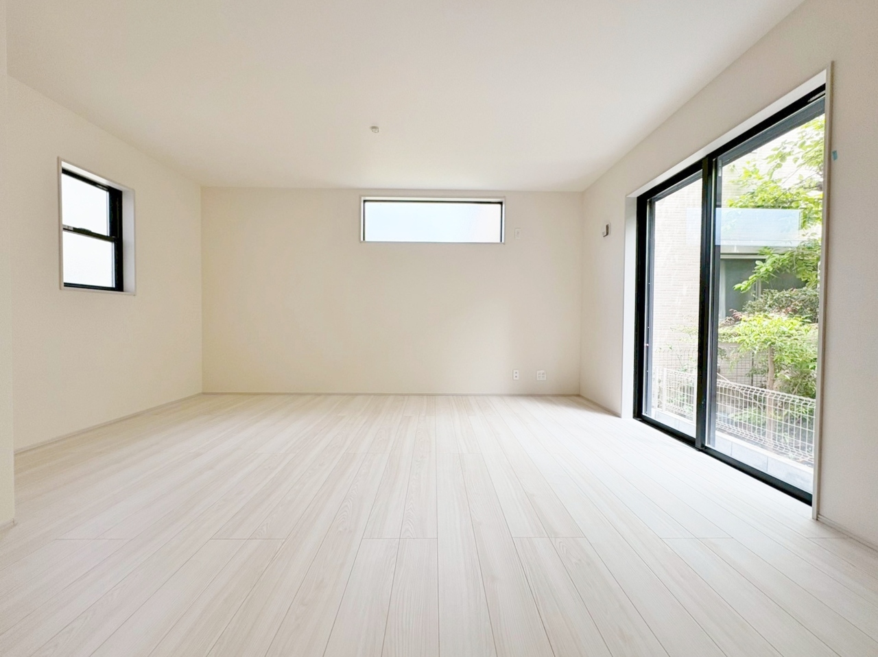 キッチンからリビング全体を見渡せます。