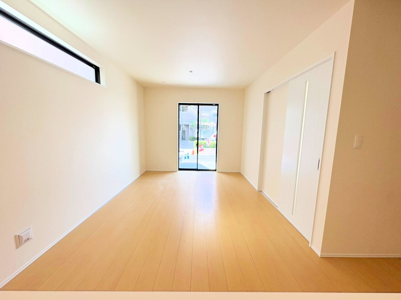 家族が集い、笑い、過ごす広く開放的な自遊空間。