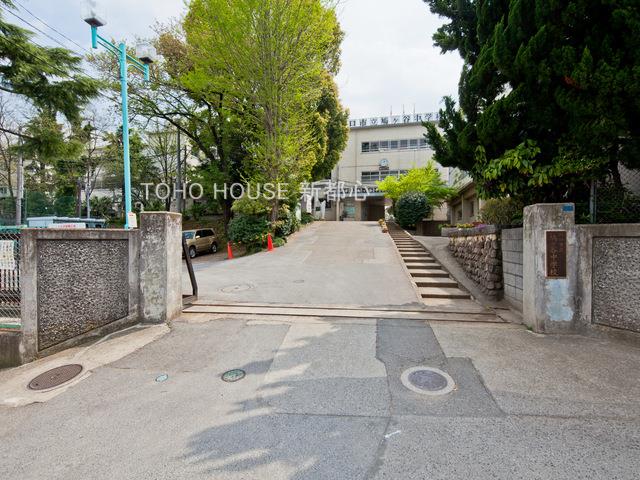 鳩ヶ谷中学校まで約500m