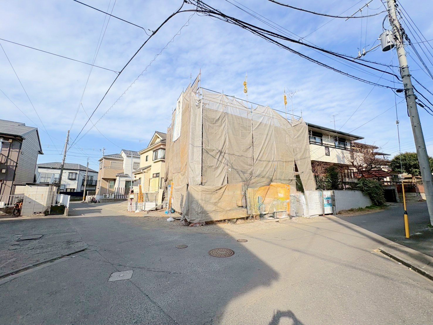 カースペースには2台駐車可能です。（車種による）(令和8年2月 撮影)