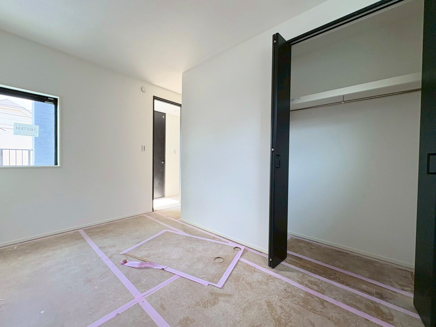 家具やレイアウトでお好みの空間を創り上げられます。(令和8年3月 撮影)