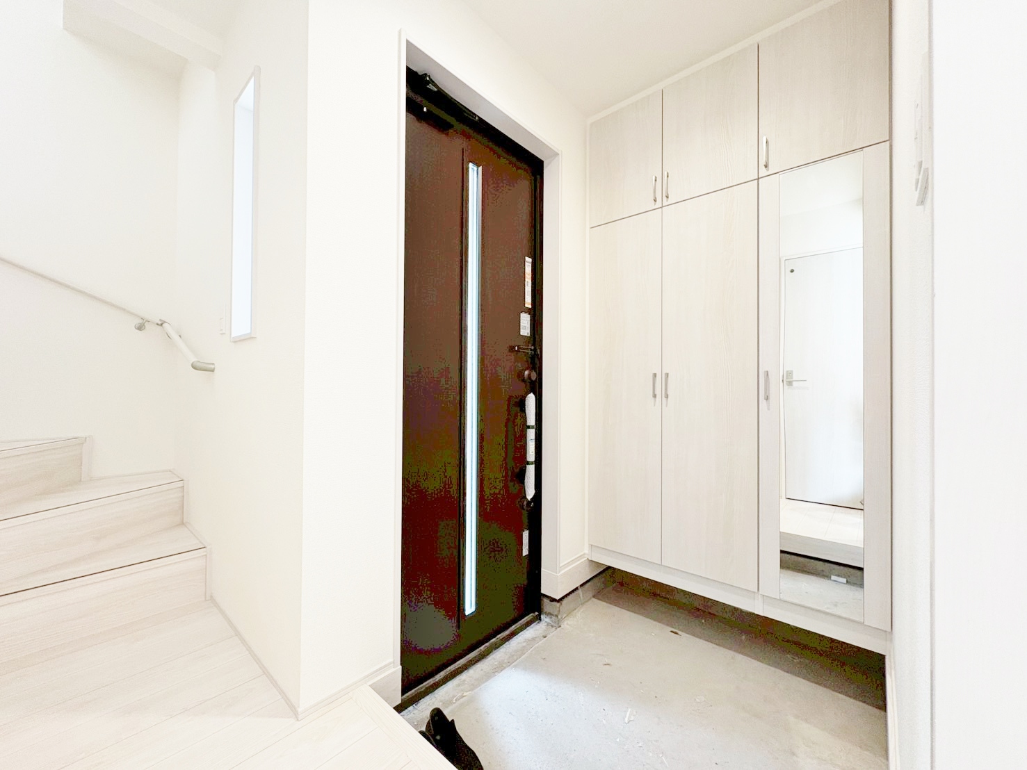 「行ってきます」と「ただいま」はこの玄関から始まります。