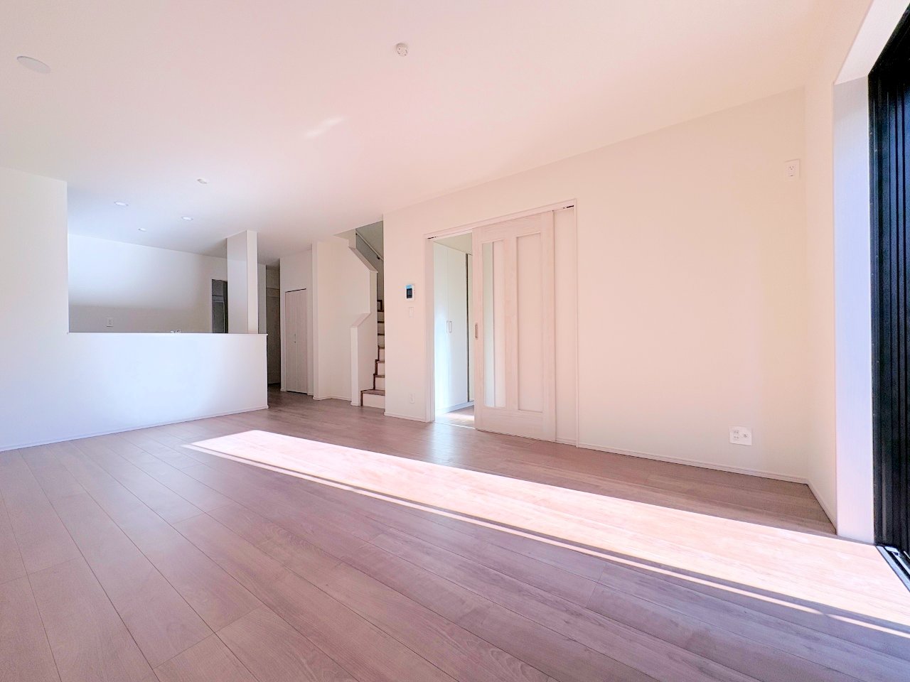 刻々と表情を変える影にも風格と同時に遊び心を感じさせます。