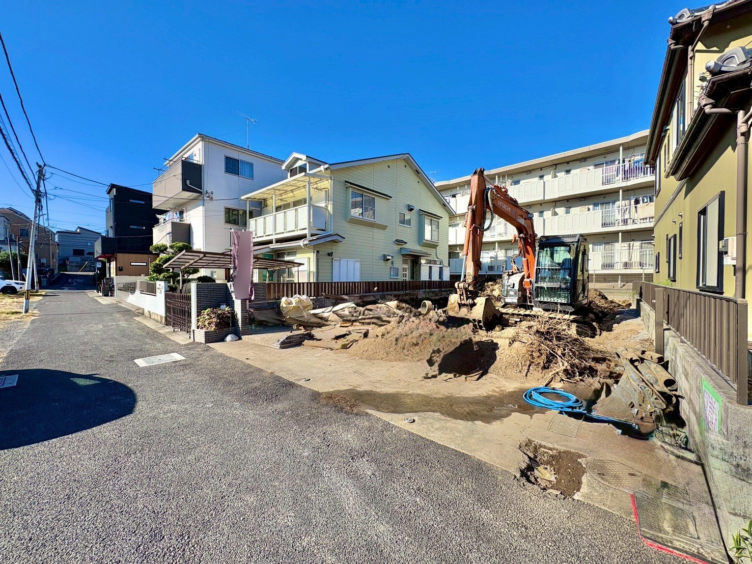 仲町小学校まで徒歩4分の立地。（令和7年 12月撮影）