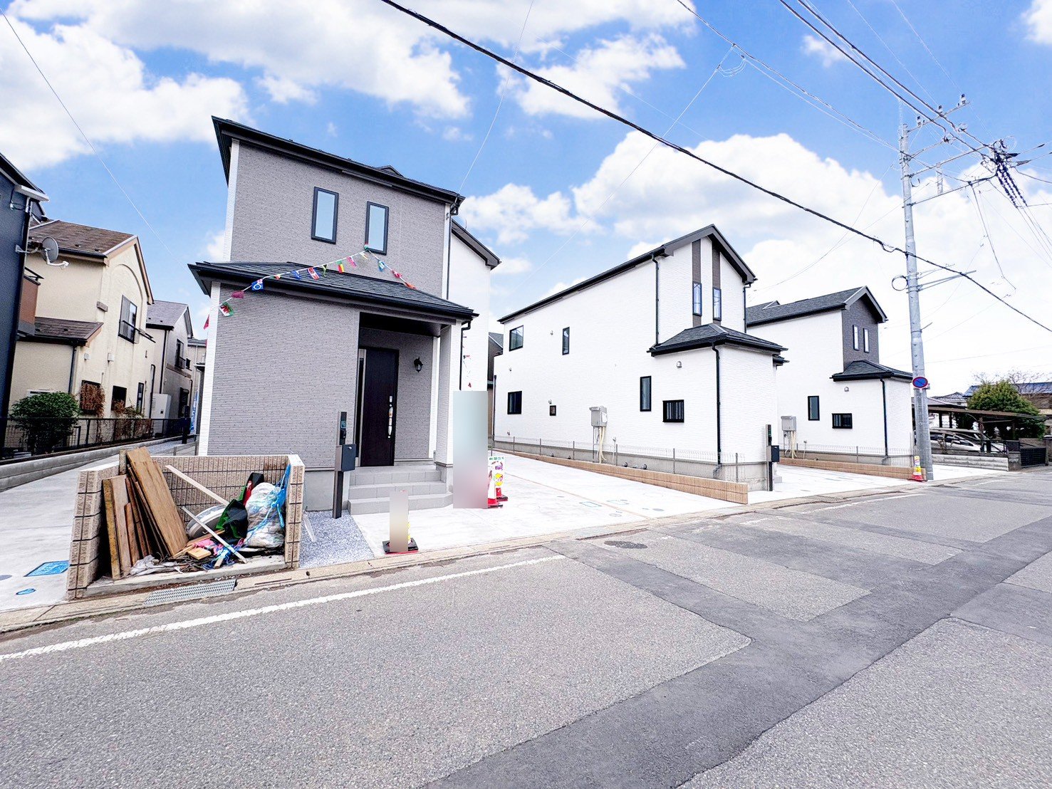 手前が当物件。回遊性のある間取りを採用しています。※現況物件写真にCG画像処理済み(令和8年2月 撮影)