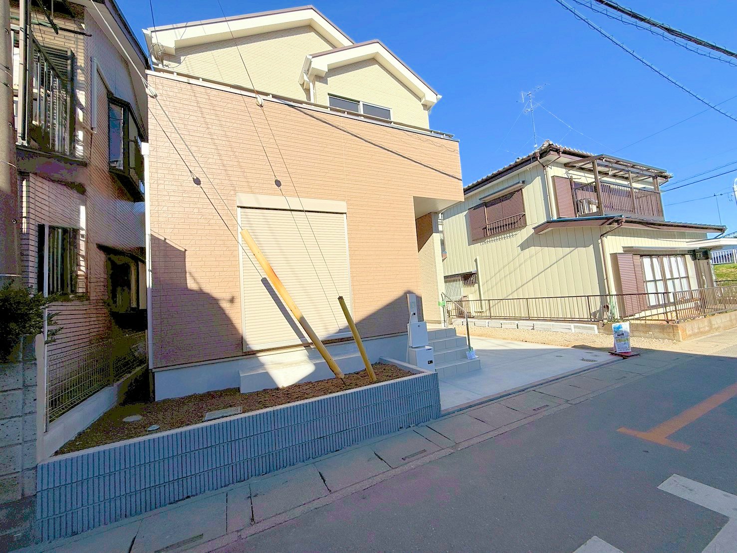 ２階は全居室６帖以上、二面採光、収納付きです。