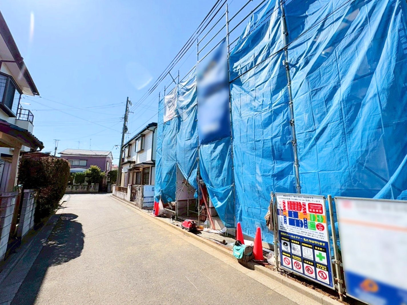 カースペースには2台駐車可能です。（車種による）(令和8年3月 撮影)