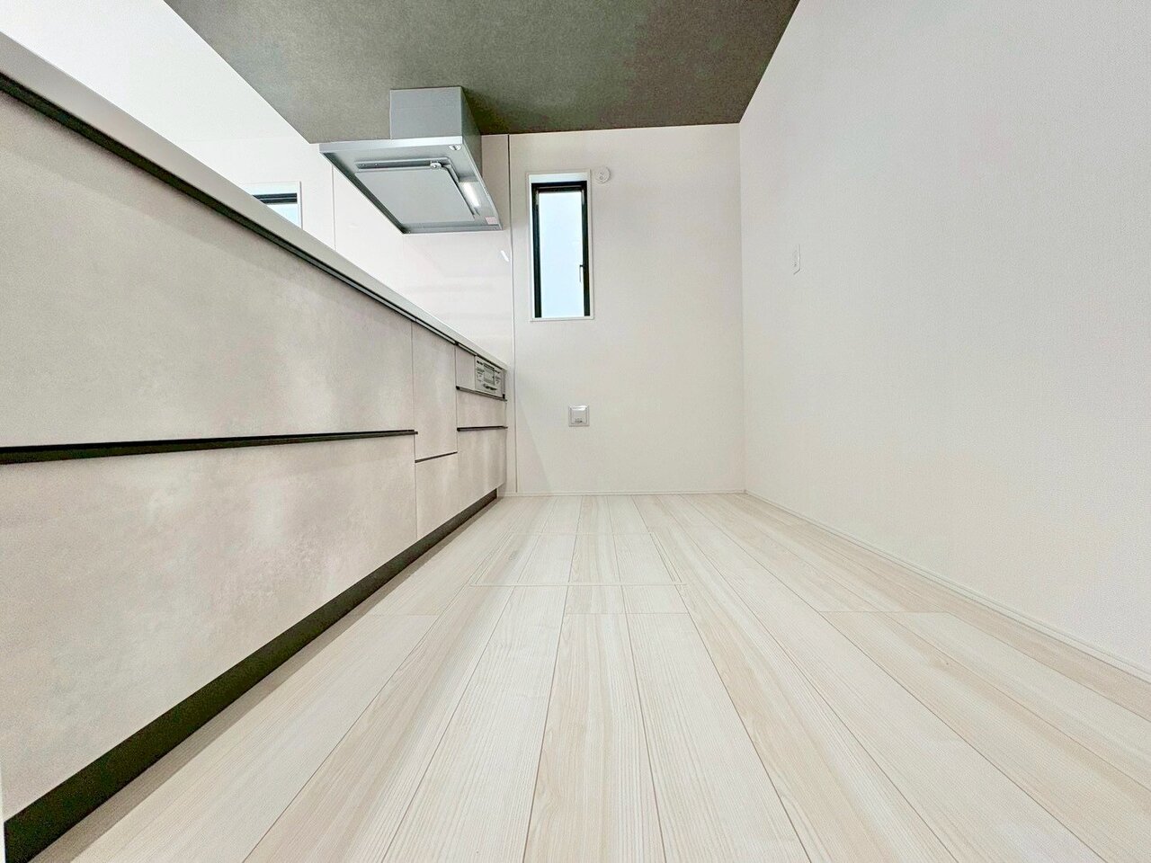 インテリアに馴染むデザイン性と使いやすい機能性を兼ね備えました。