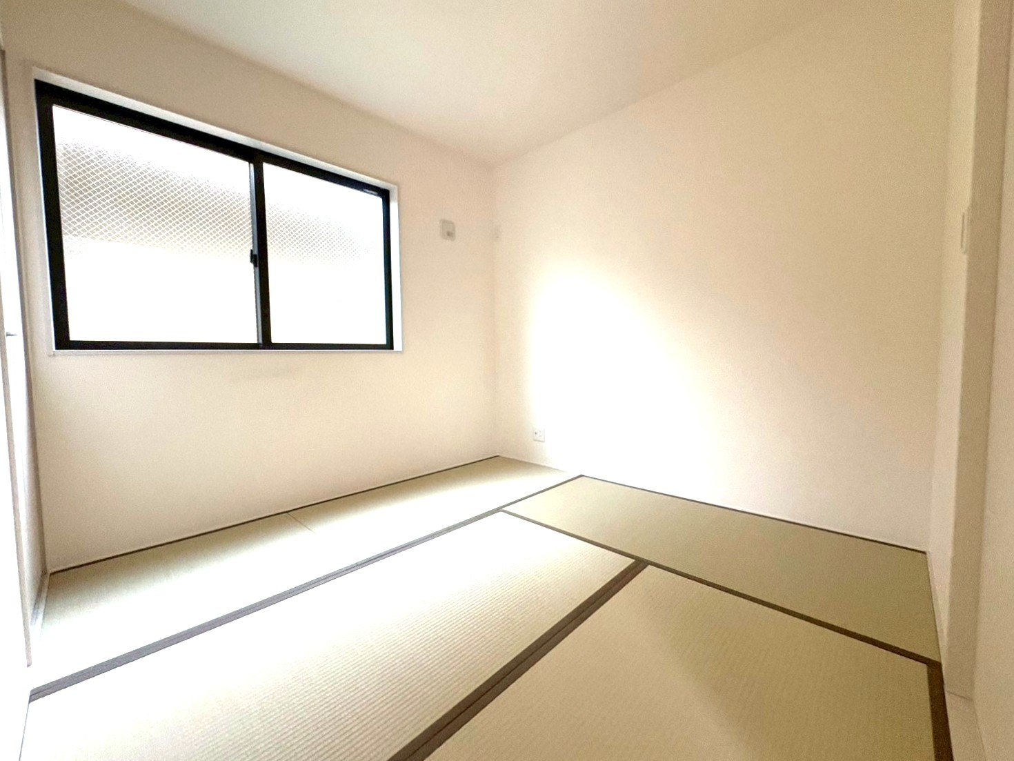 ゆったりと畳の上で過ごしたいものです。