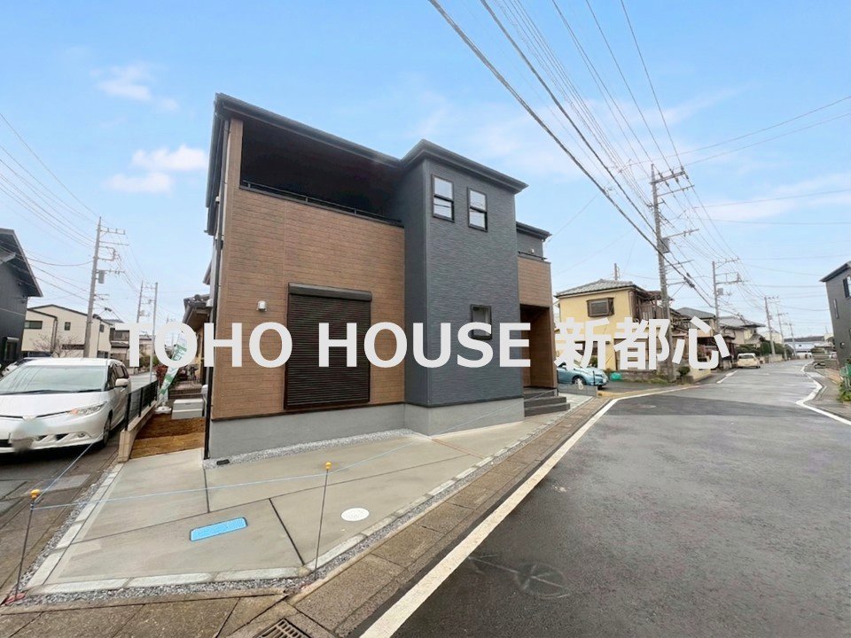 指扇駅徒歩20分の立地。閑静な住宅街に佇みます。