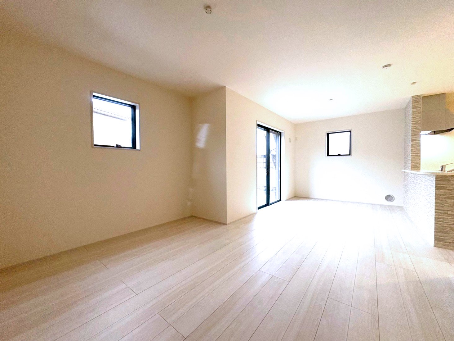 ここにはみんなが集い、食事と楽しい会話が始まる。