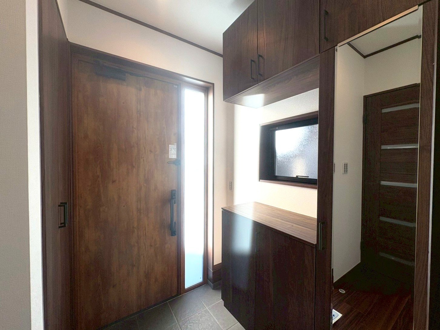 ドアを開けた瞬間、そのきらびやかさに感動する空間。