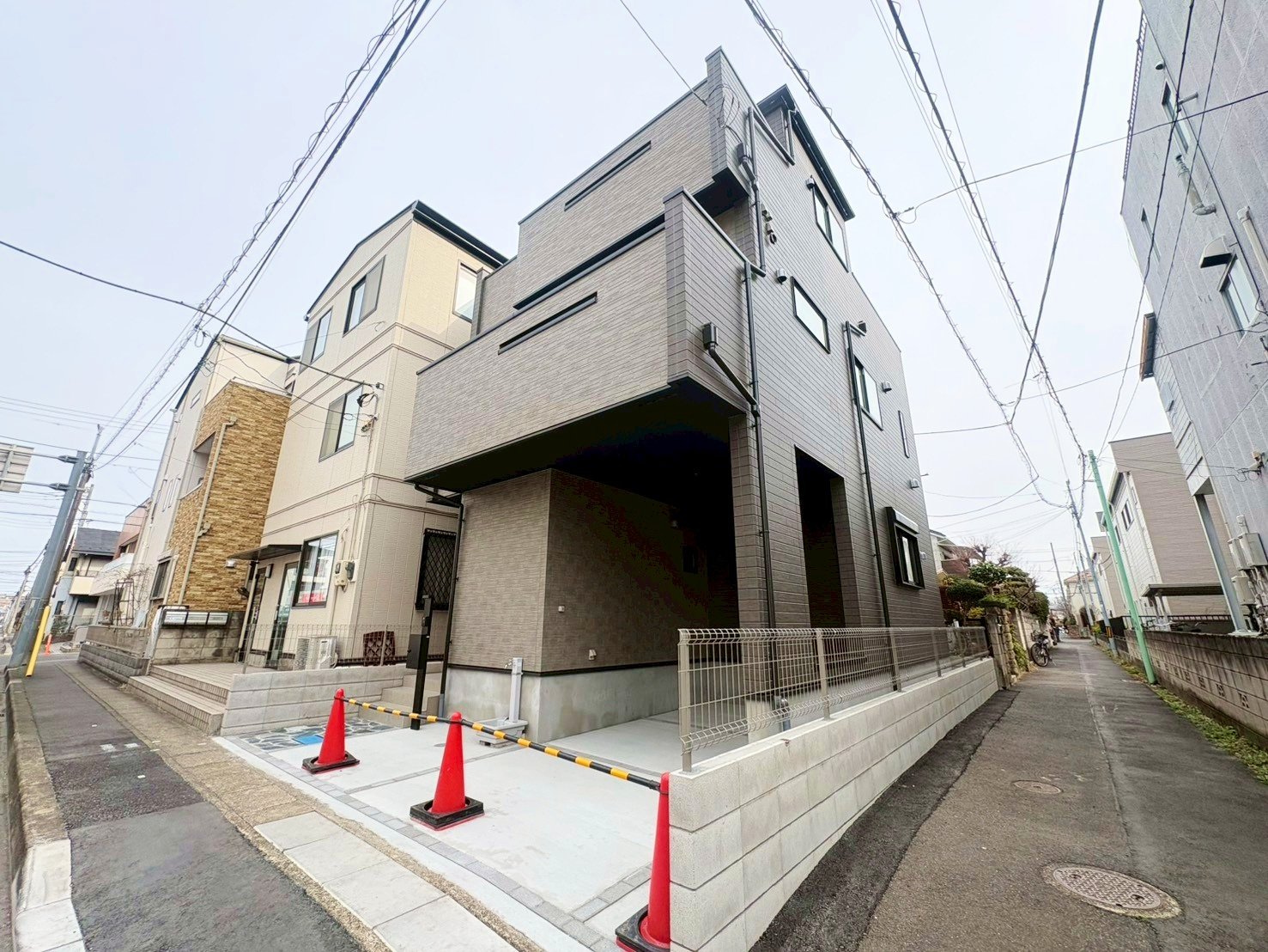 南浦和駅徒歩15分の立地。生活便利な住環境。