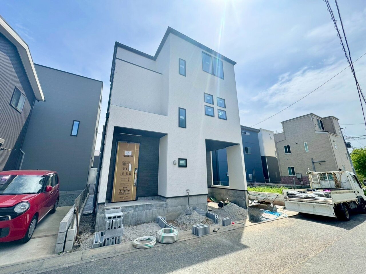 西大宮駅徒歩7分、小学校まで徒歩8分の立地。(令和8年4月 撮影)