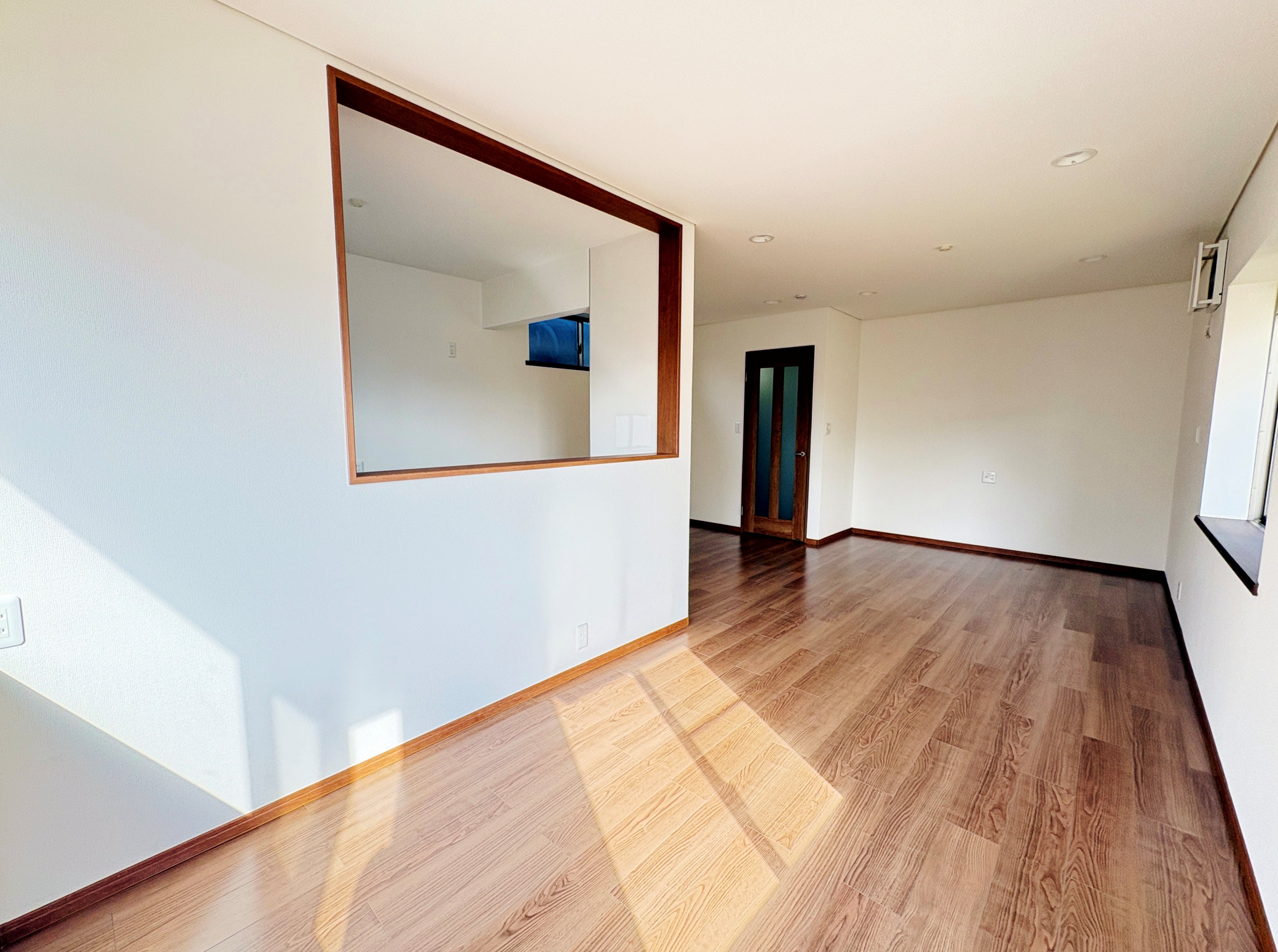 リビングダイニングを中心とした快適な暮らしは毎日の家事も楽しめそう。