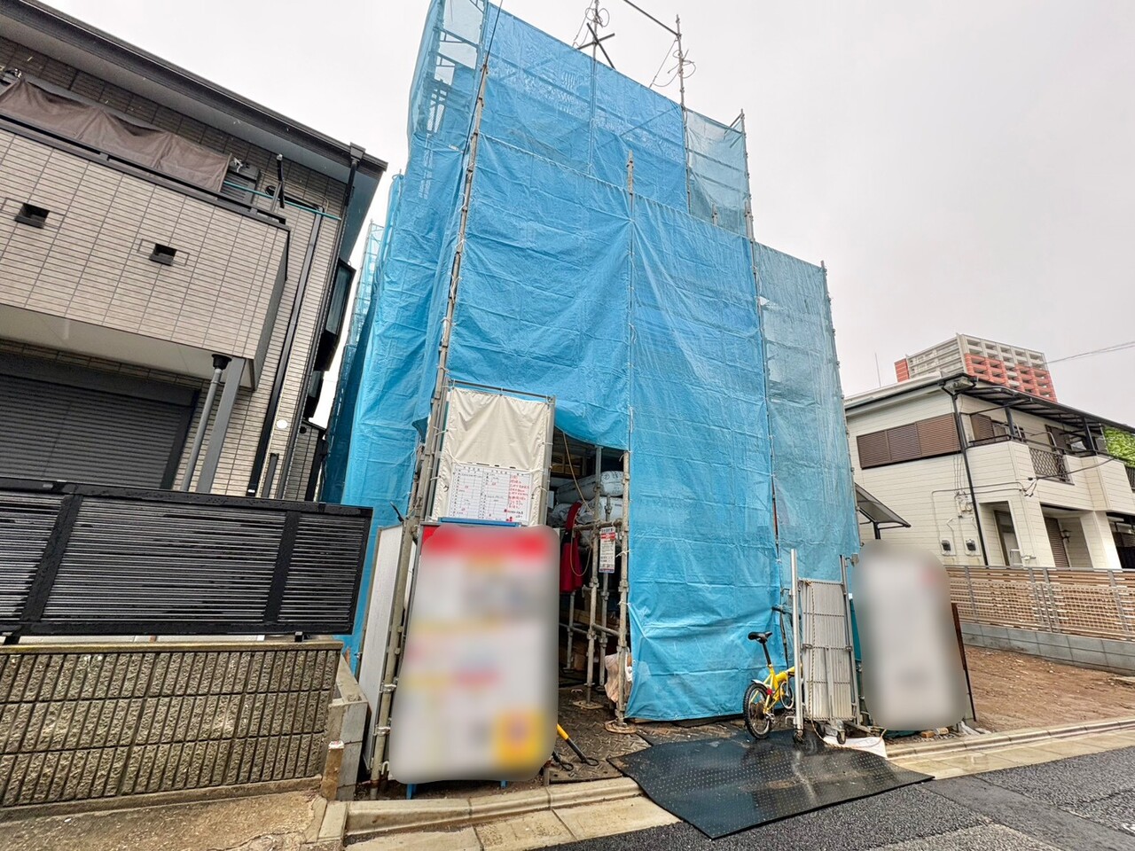 2階と3階にバルコニーを3か所設けました。(令和8年3月 撮影)