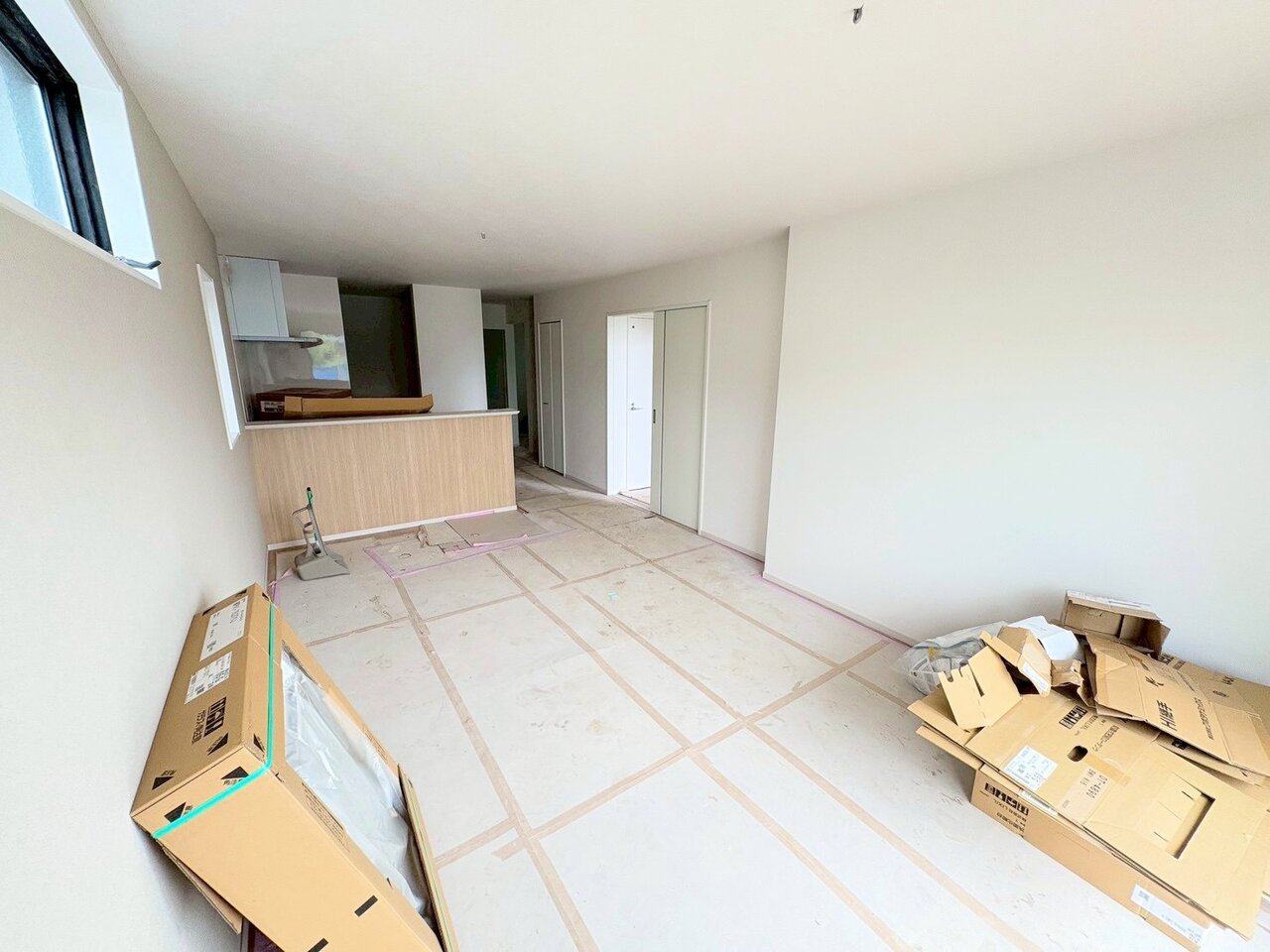 どこにいても空間全体を見渡せるおしゃれなＬＤＫです。(令和8年6月 撮影)
