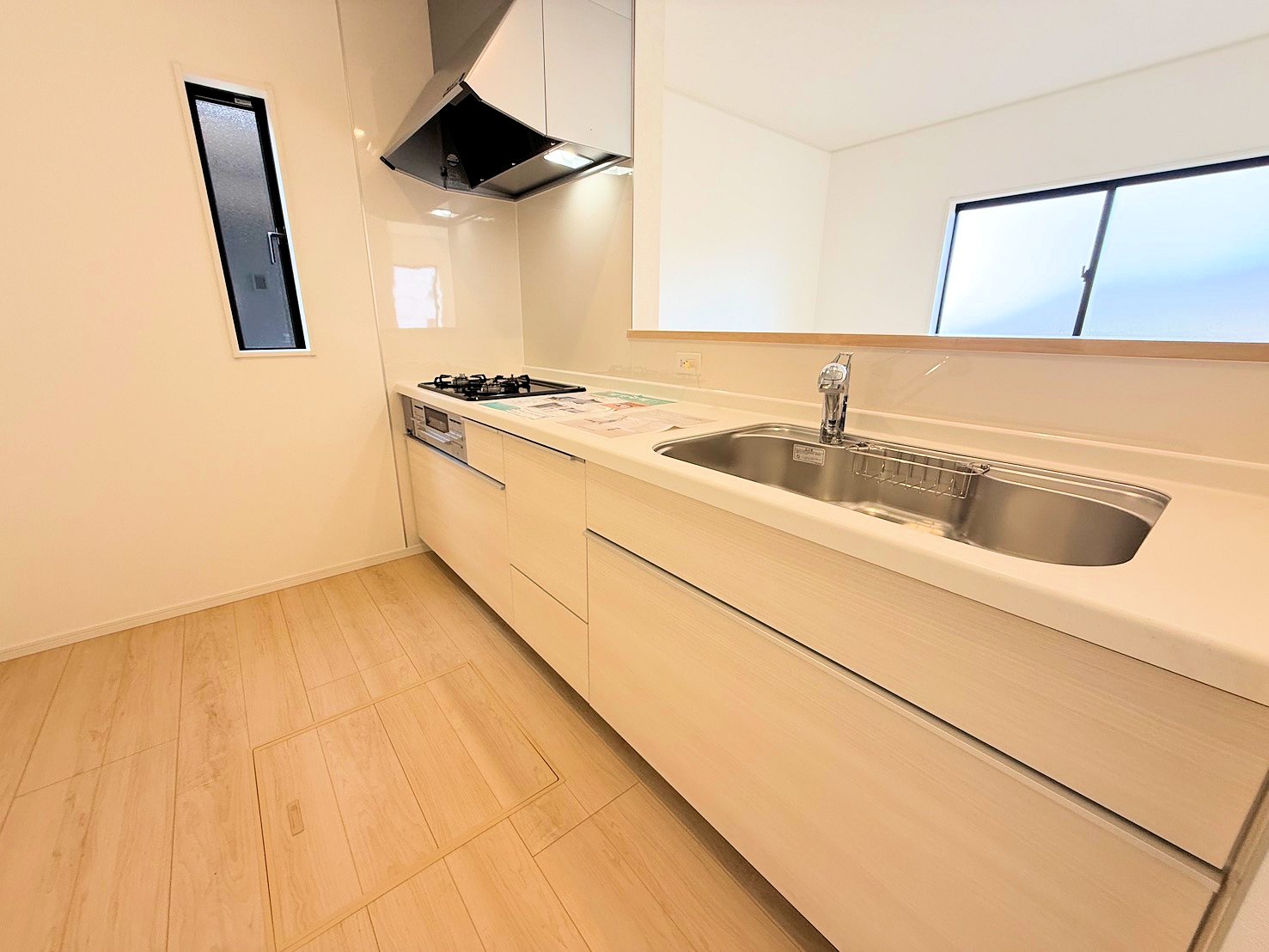 インテリアに馴染むデザイン性と使いやすい機能性を兼ね備えました。