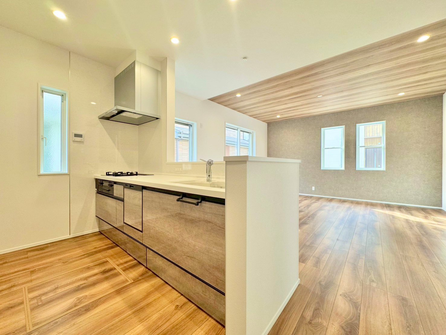 くつろぐ方とお料理をされる方の一体感を重視した設計。