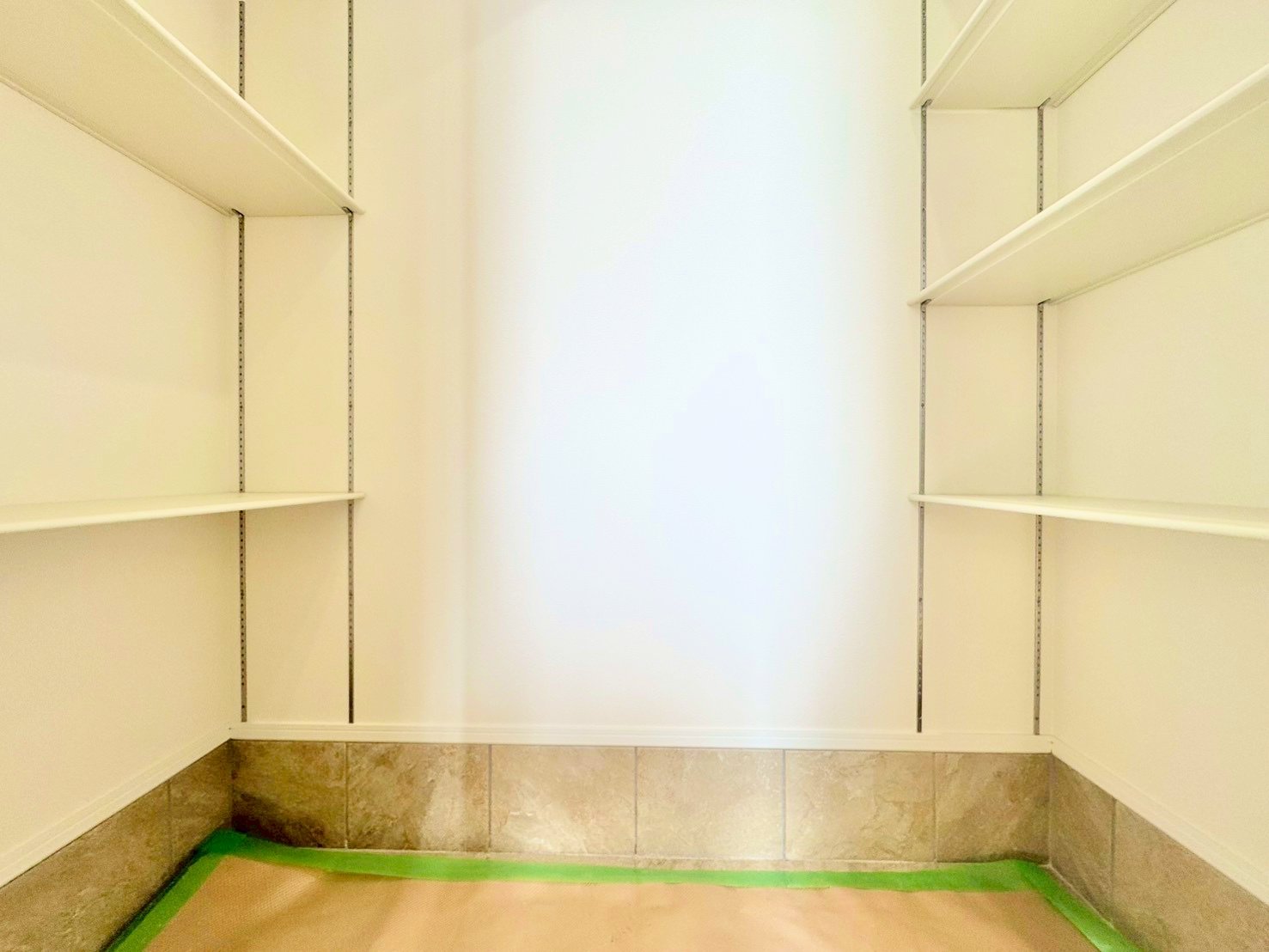 これだけたっぷりの収納があれば、靴が散らかることはなさそうですね。