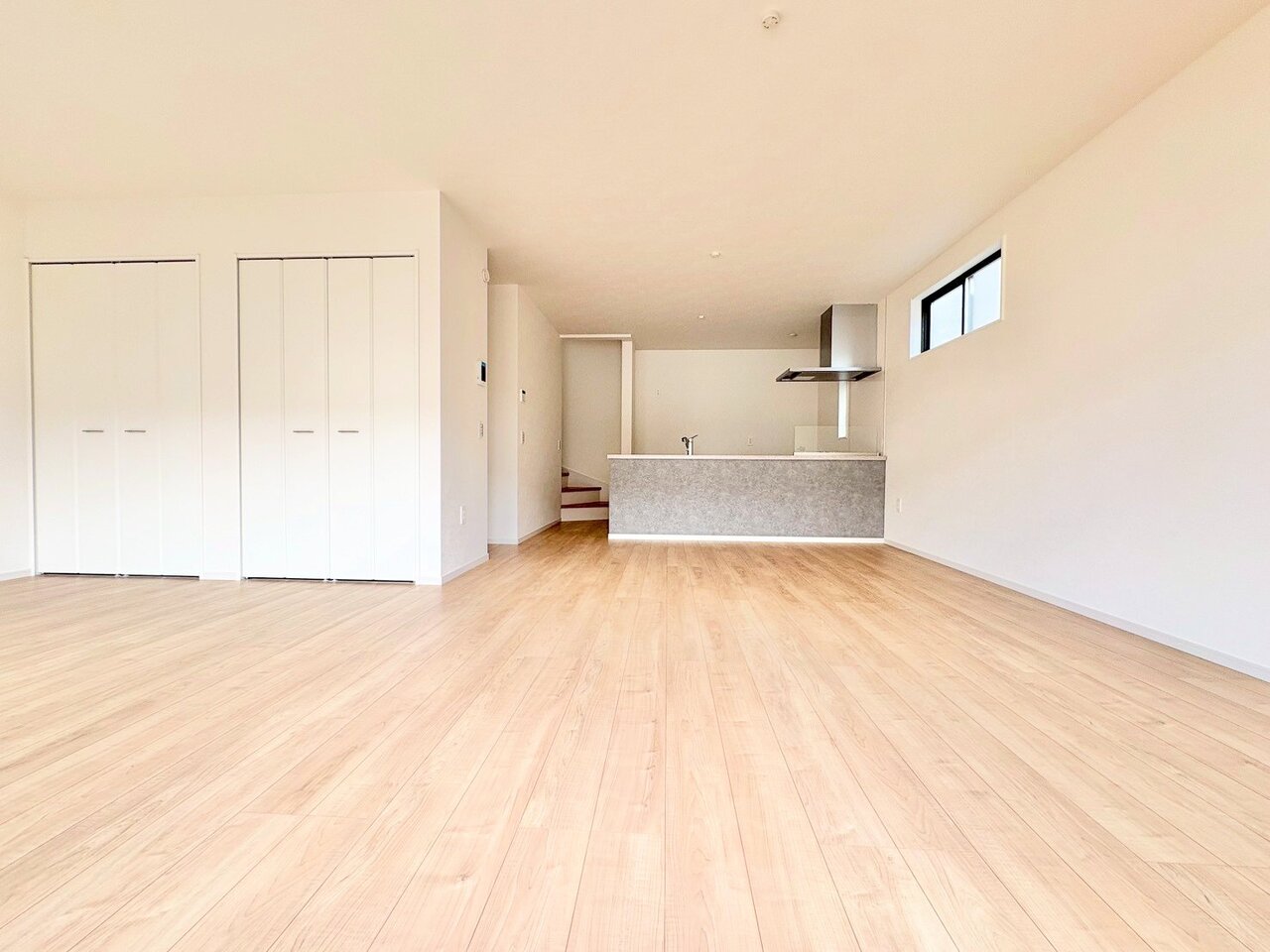 ダイニングとつながるキッチンからは家中が見渡せます。