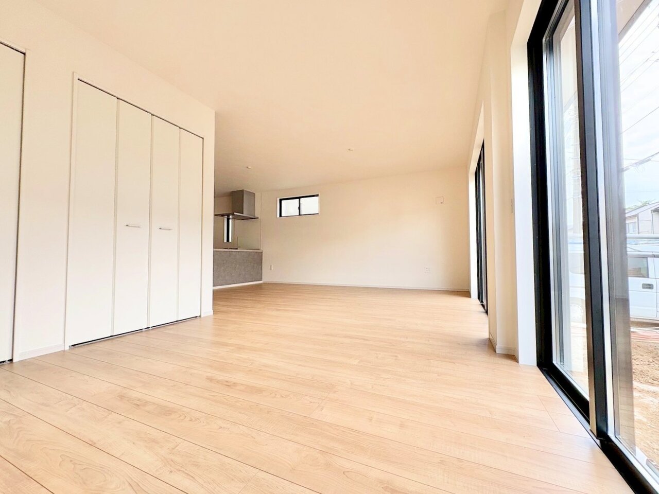 リビングに設けた収納は、共有して使える便利なスペース。