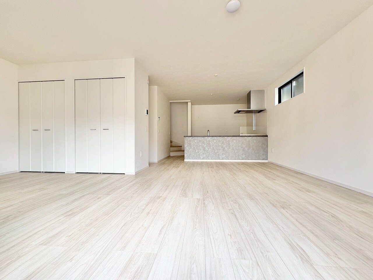 ご家族が自然と集まる空間を設計から実現しました。