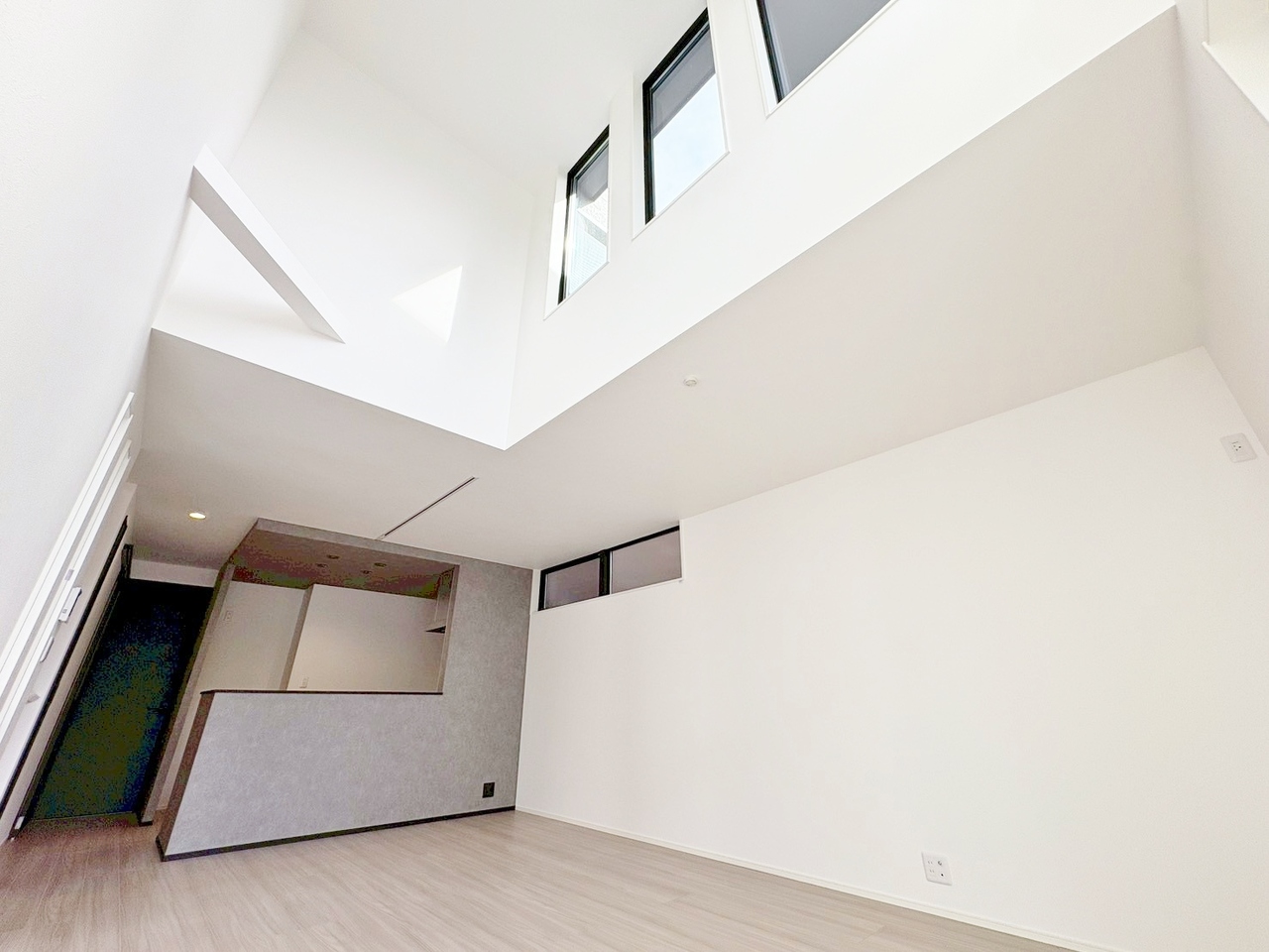 住む人の暮らしを心地よく彩り、愛着の深まる空間へ。