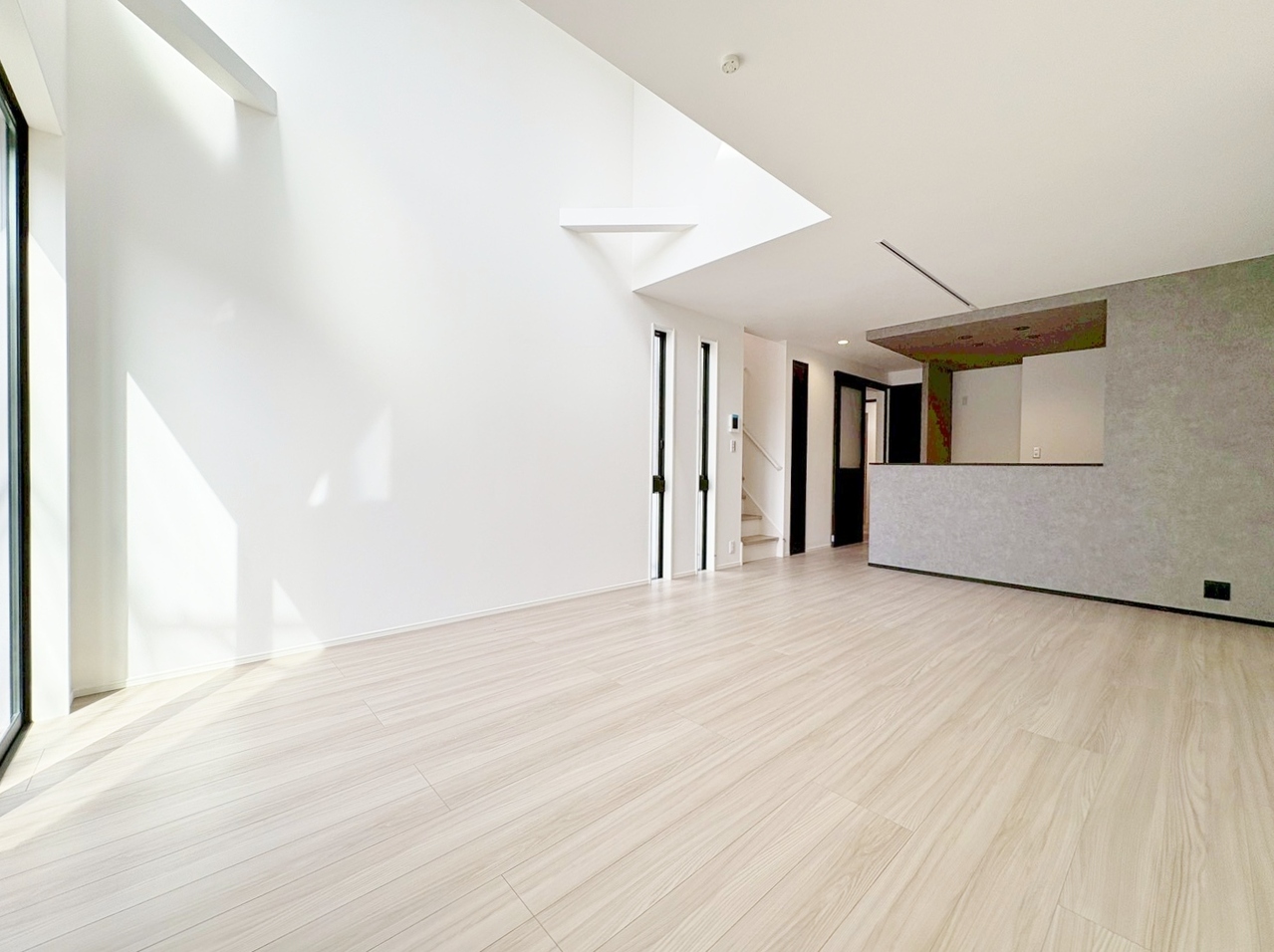 自然と家族のコミュニケーションが生まれるリビングイン階段を採用。