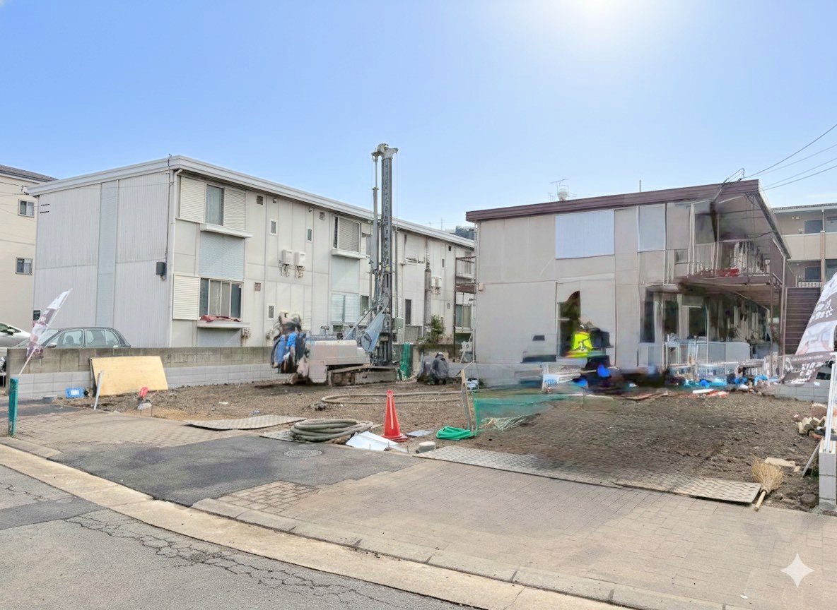 ２階ＬＤＫは明るく照らすことのできるバルコニーに面した空間。(令和8年2月 撮影)