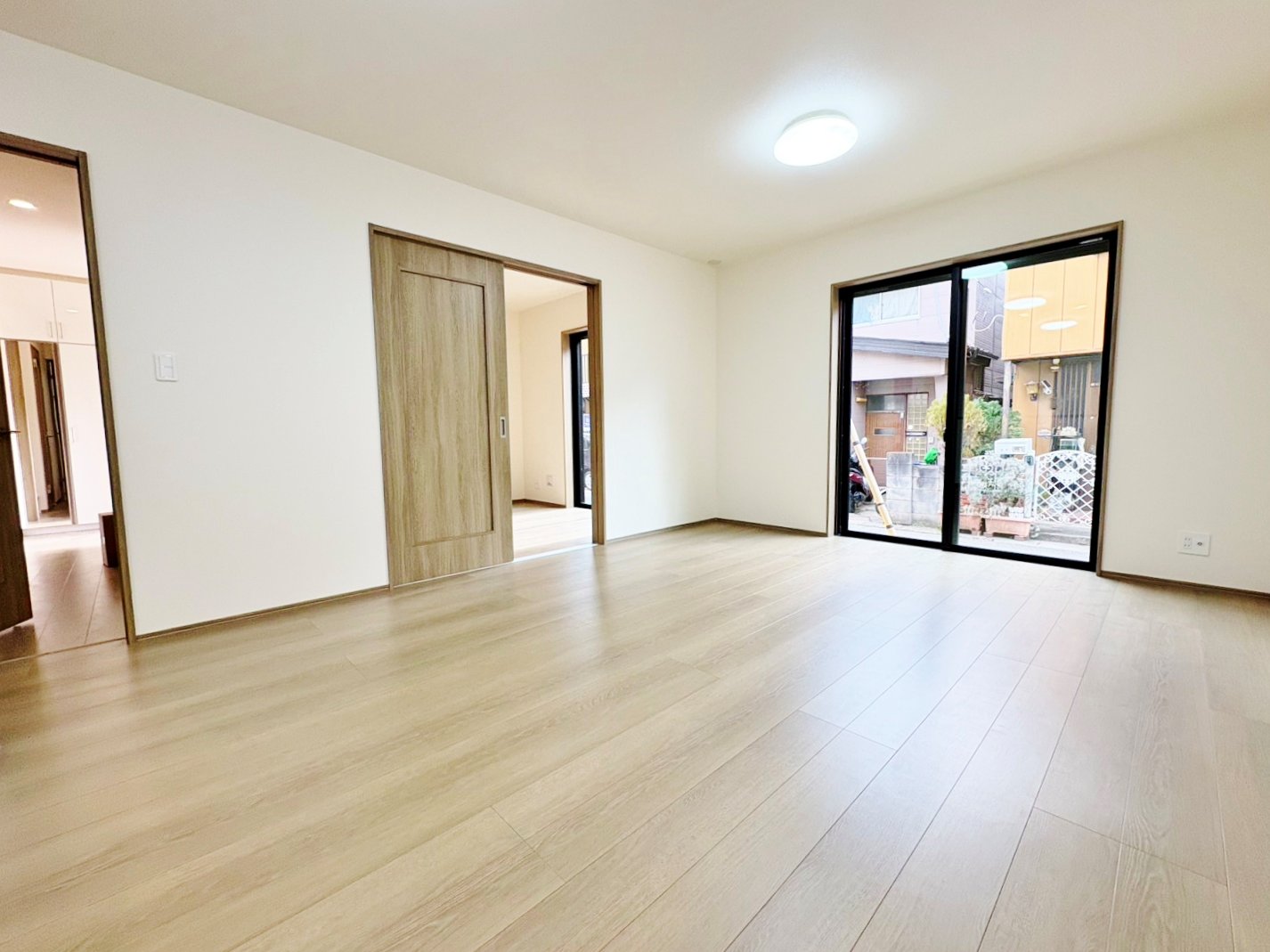 窓から風が通り抜けるような心地よさを感じられます。