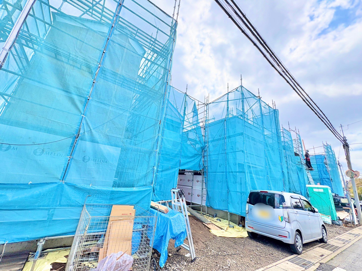 左から2番目が当物件。居住性を一段と心地よいものにしています。(令和8年3月 撮影)
