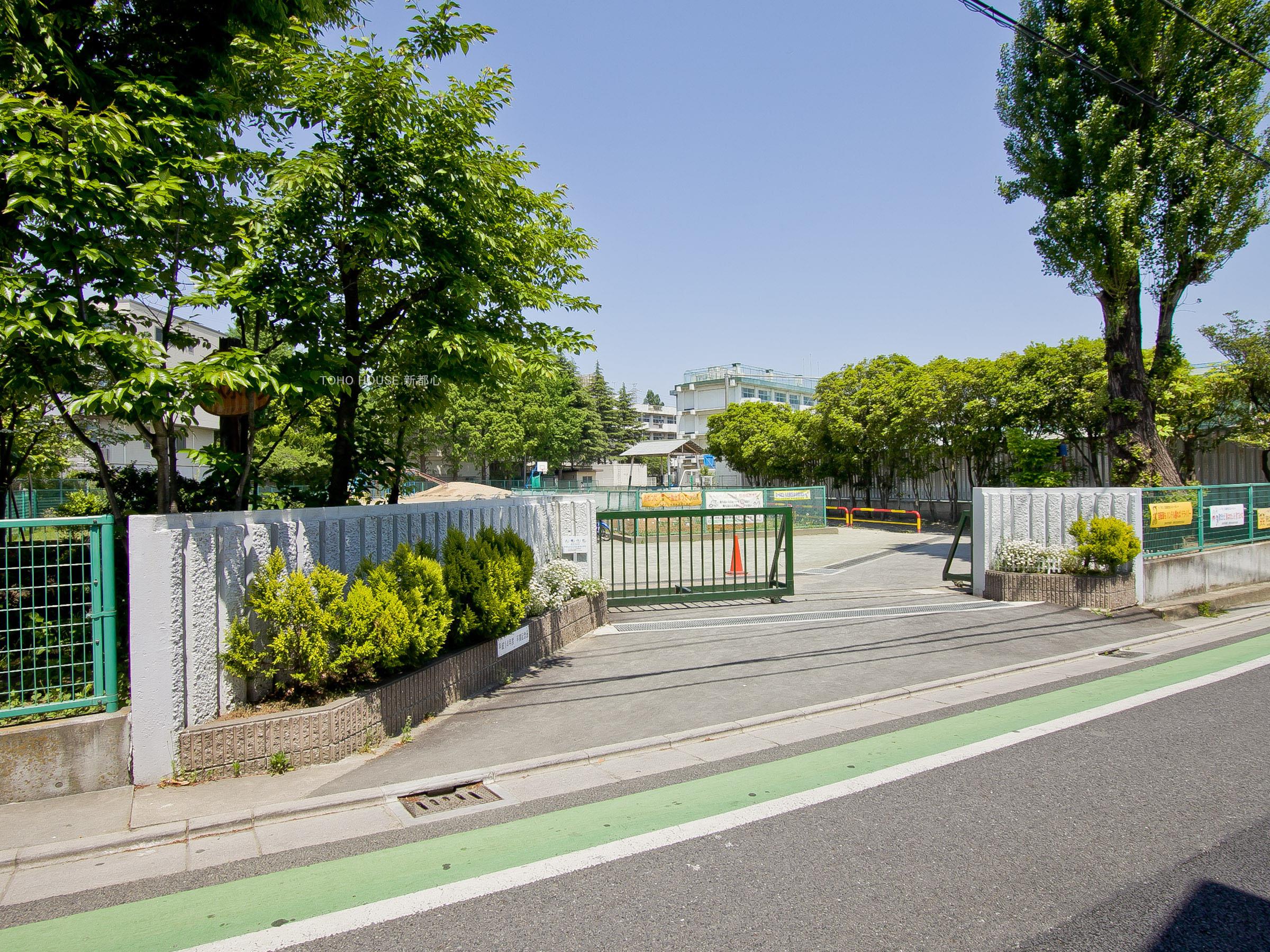 大谷口小学校まで約750m