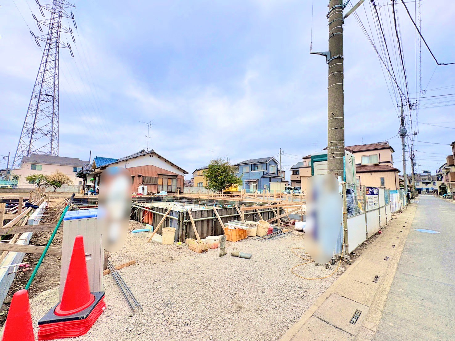 南向きで陽当たりの良いLDKは18帖超で広々とした設計。(令和8年3月 撮影)