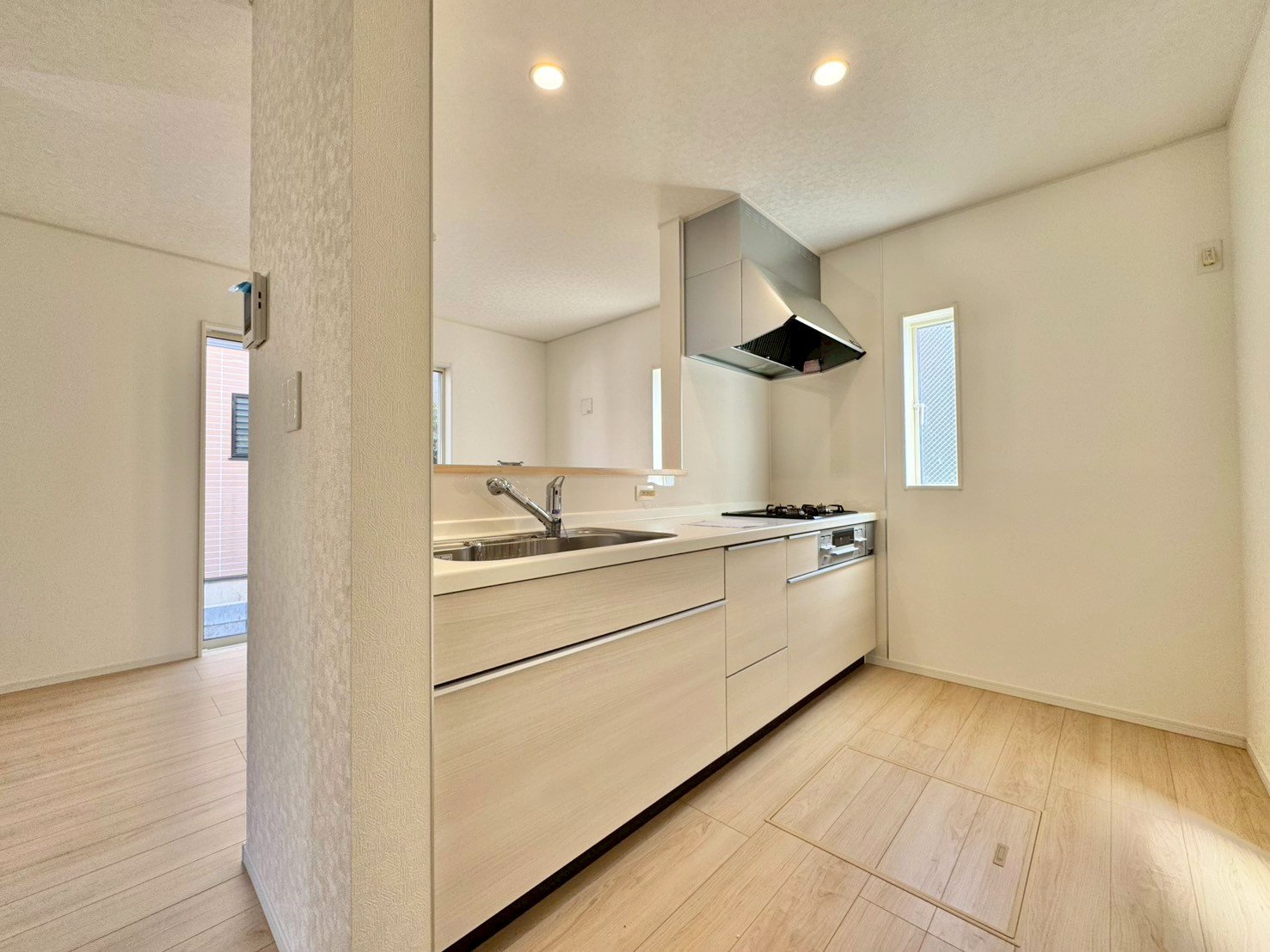 ナチュラルな木目が美しい、お洒落なキッチン。