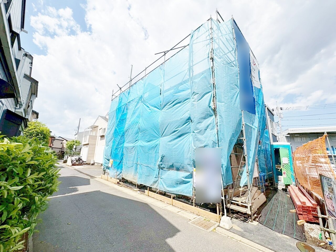 主寝室は広々8帖。ワークスペース、WIC付きです。(令和8年4月 撮影)