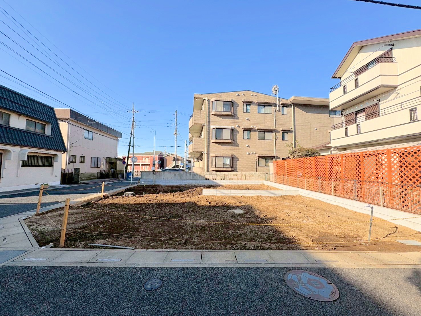 ２階に設けたＬＤＫは空間を明るく照らすことのできるバルコニーに面した間取り。(令和8年2月 撮影)