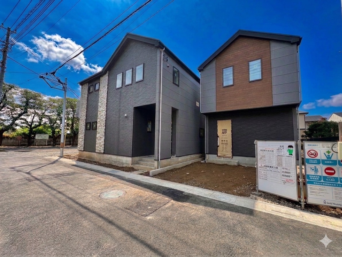 【１号棟】右が当物件。日進駅徒歩１７分、陽当り良好な立地です。(令和8年4月撮影）