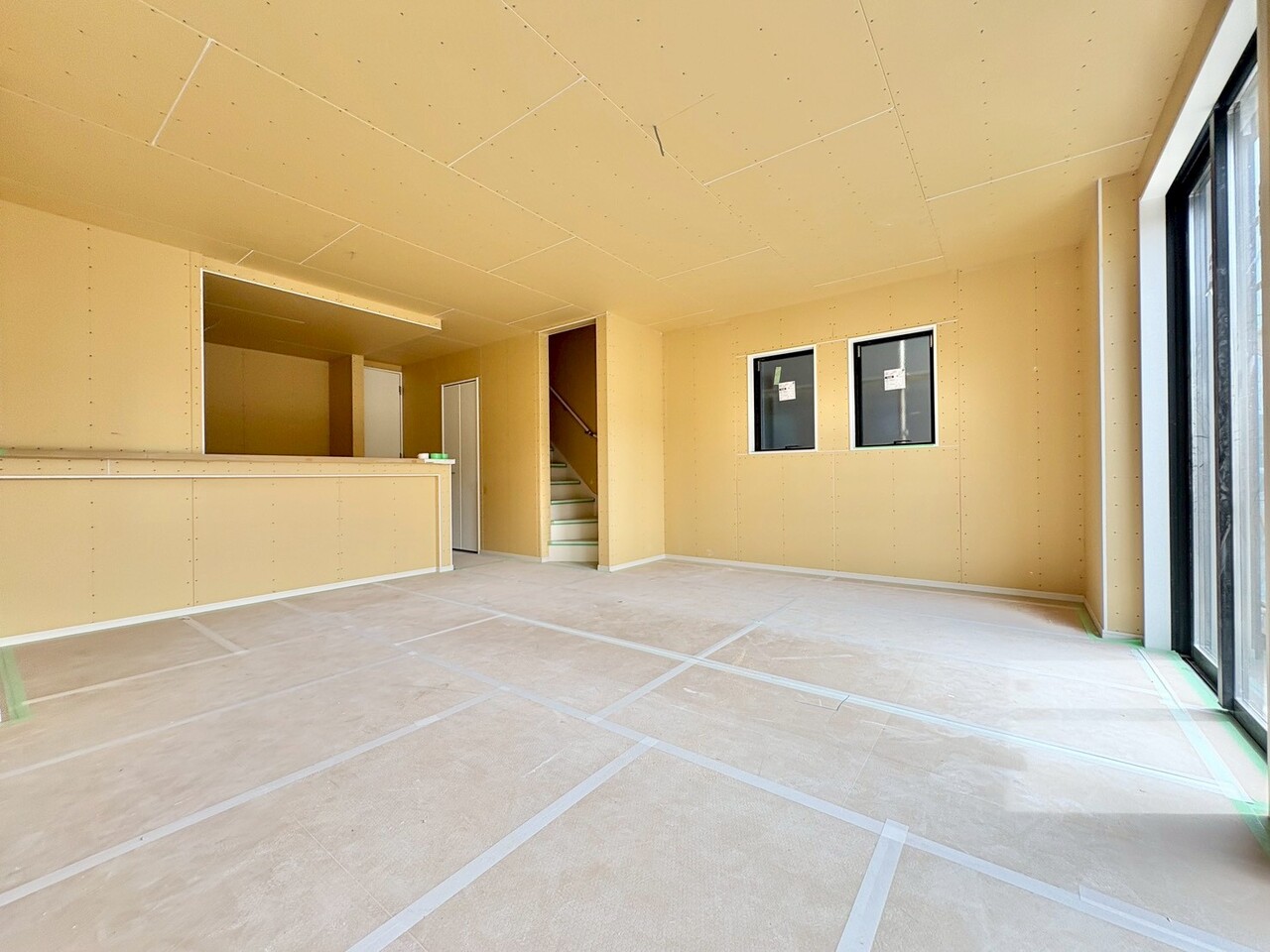 自然と家族のコミュニケーションが生まれるリビングイン階段を採用。(令和8年4月 撮影)