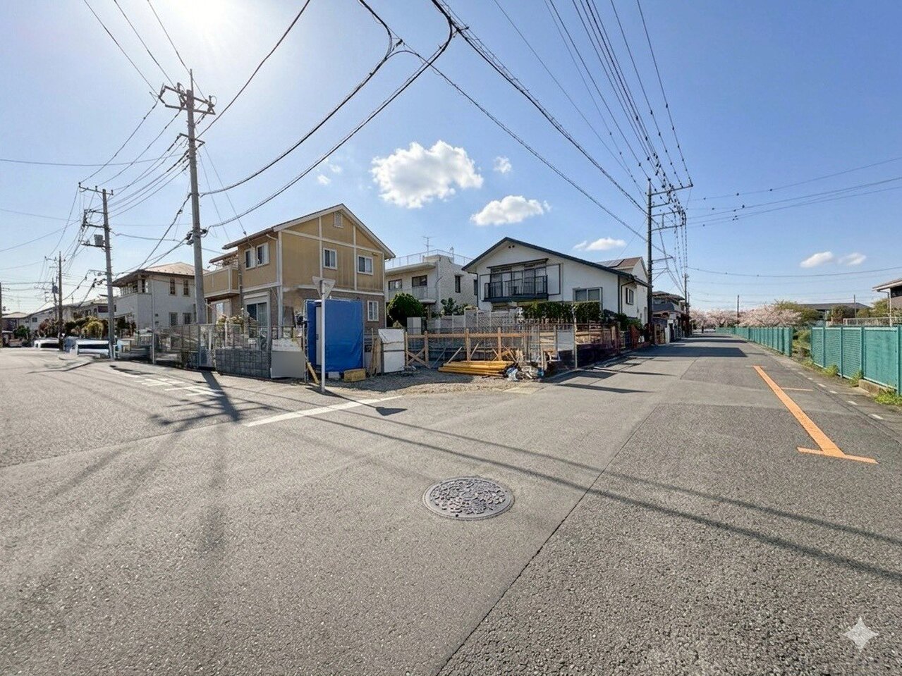 東南角地につき日当たり良好です。(令和8年4月 撮影)