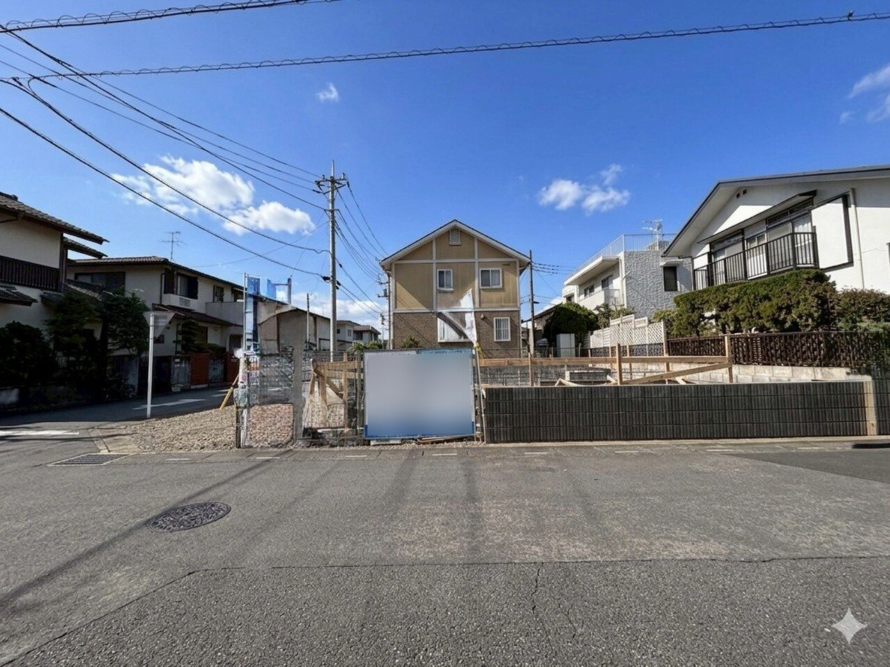 LDKは広々19帖超、折上天井を採用し開放感があります。(令和8年4月 撮影)