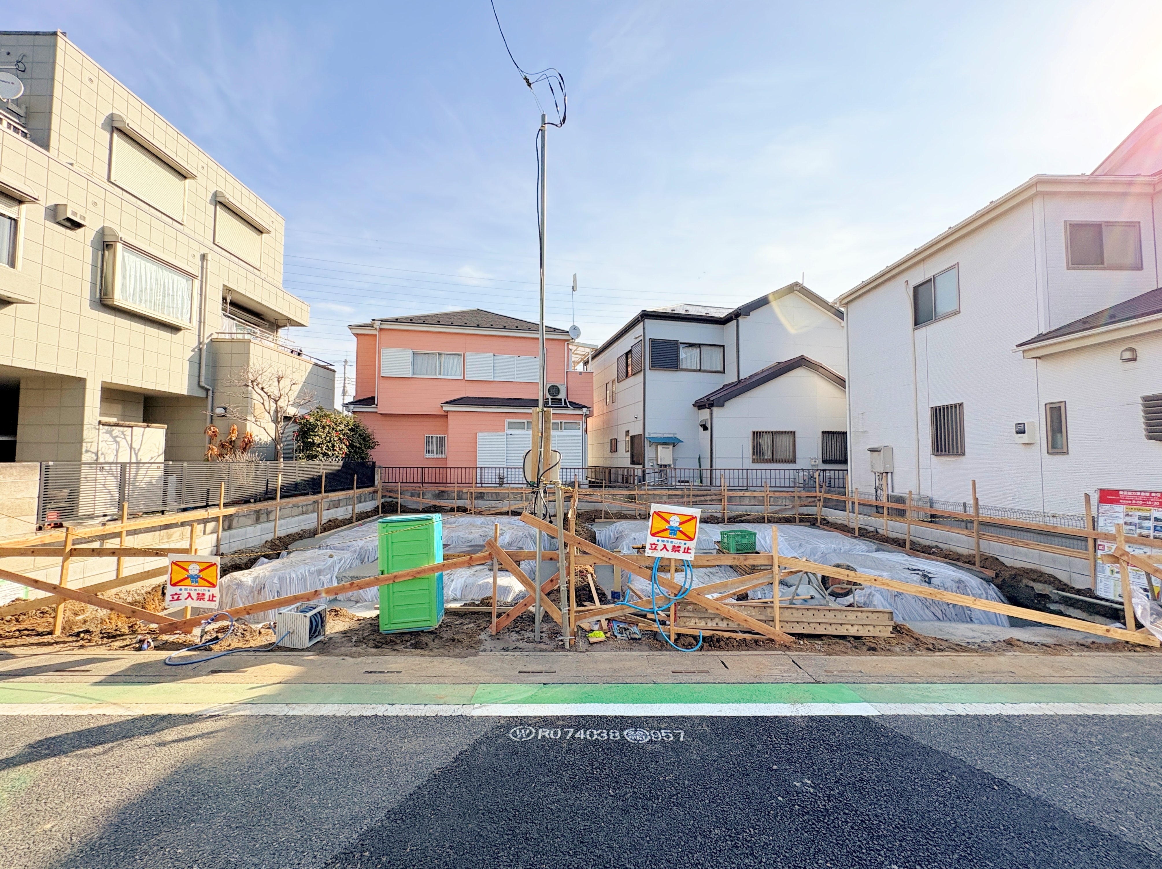 玄関を清潔に使えるよう豊富な玄関収納を設けました。(令和8年3月 撮影)