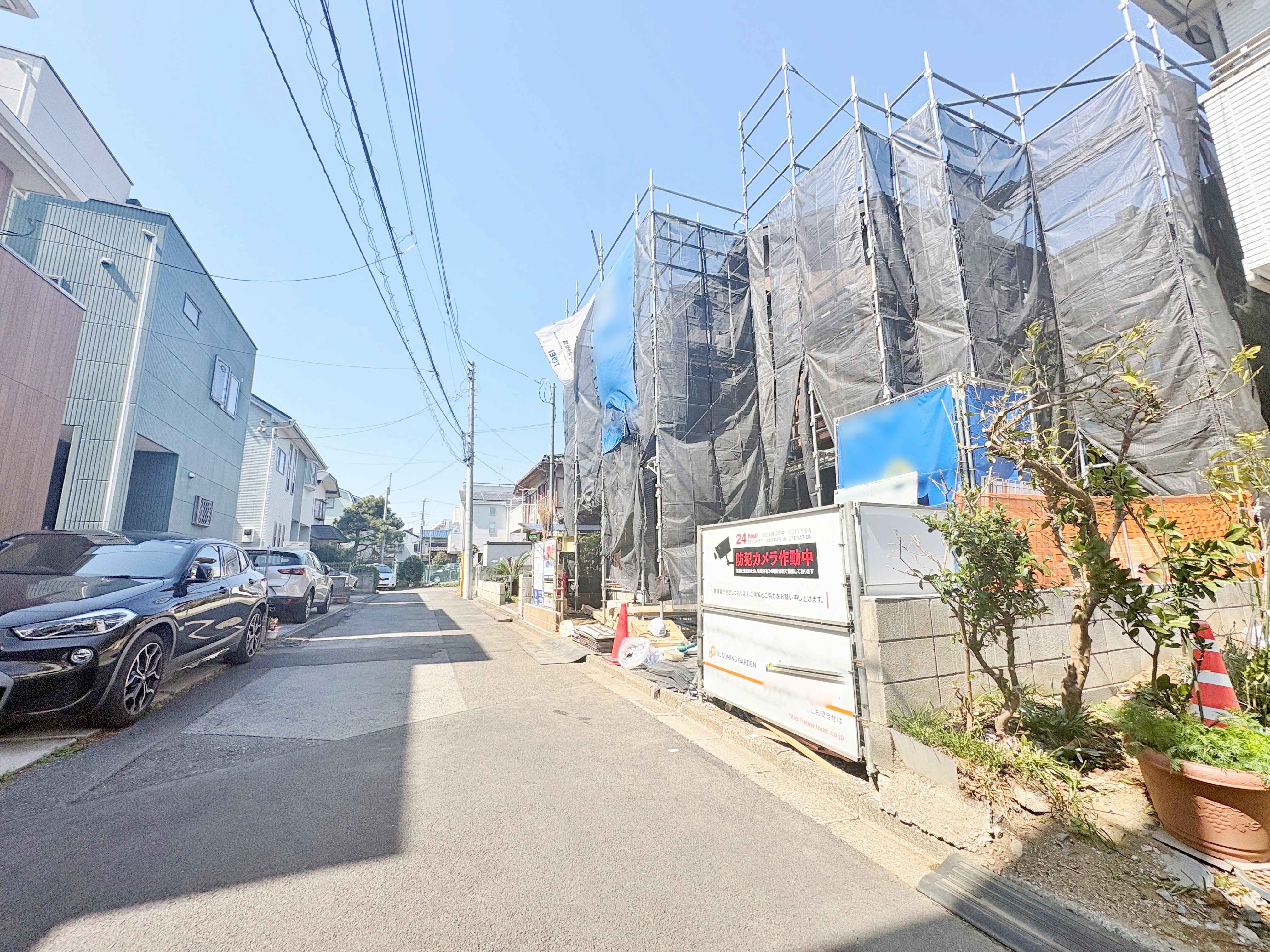 カースペースに並列で2台駐車可能です。(令和8年3月 撮影)