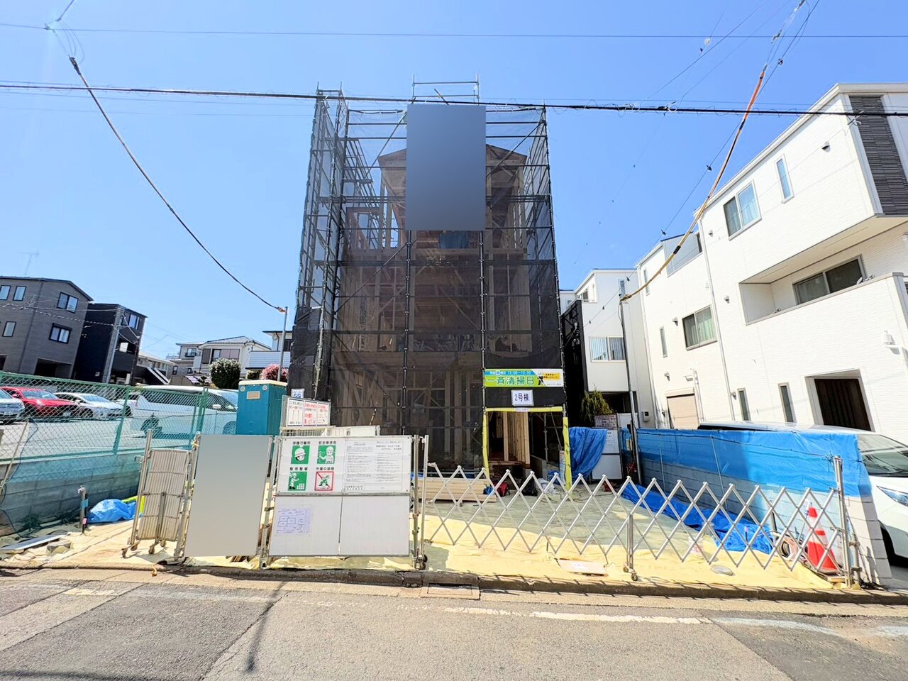 バルコニーを二面確保しています。採光に富んだ設計で明るい空間を演出。(令和8年4月 撮影)